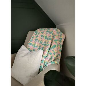 Vintage Hand Knit Baby Blanket 50.5” x 40”